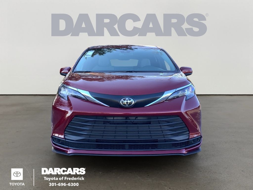 2026 Toyota Sienna LE 8 Passenger