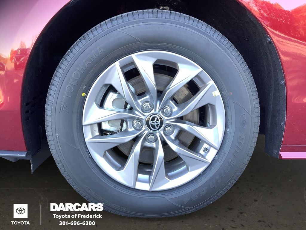 2026 Toyota Sienna LE 8 Passenger