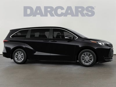 2026 Toyota Sienna LE 8 Passenger