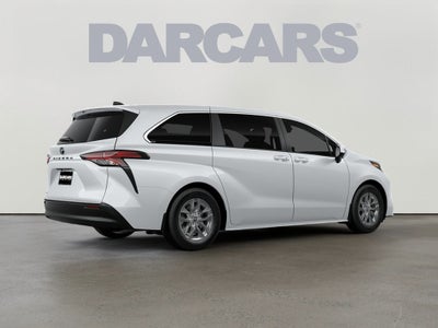 2026 Toyota Sienna LE 8 Passenger