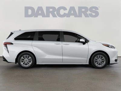 2026 Toyota Sienna LE 8 Passenger