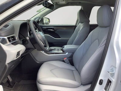 2026 Toyota Highlander Hybrid Limited