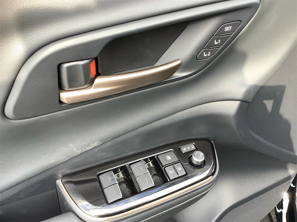 2026 Toyota Crown Platinum